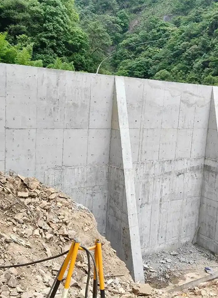 张家口康保县重力式挡土墙